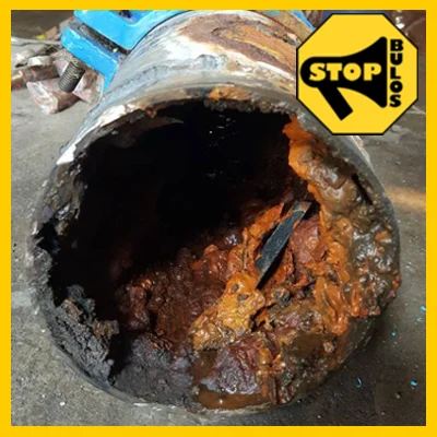 Tuberías sucias y oxidadas para llevar el agua potable a nuestras casas.